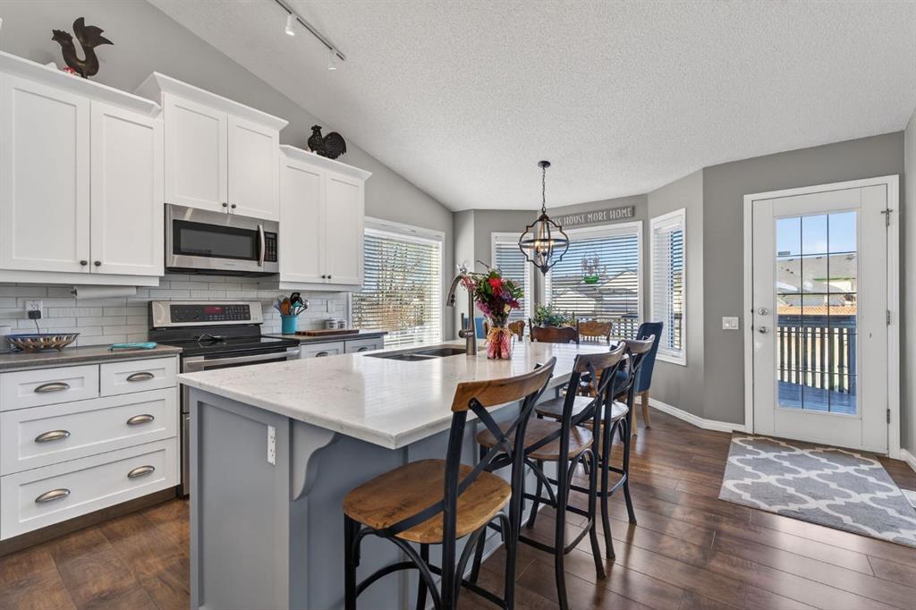 Picture of 306 West Terrace Place , Cochrane Real Estate Listing