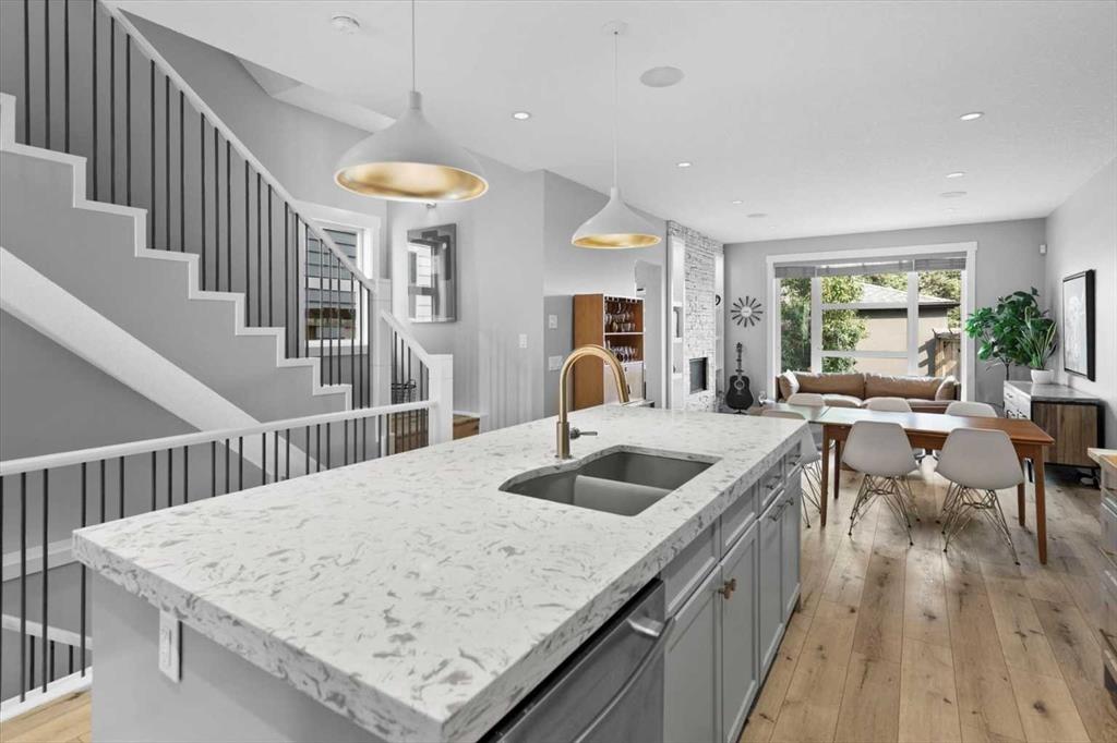 Picture of 2316 22 Street NW, Calgary Real Estate Listing