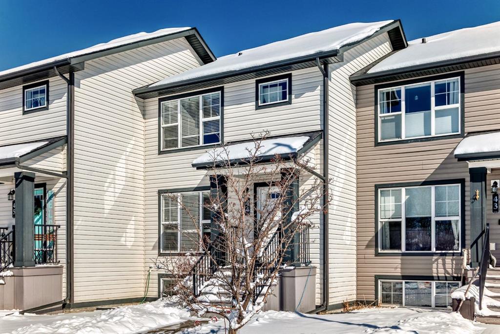 Picture of 44 Hawthorn Place , Sylvan Lake Real Estate Listing