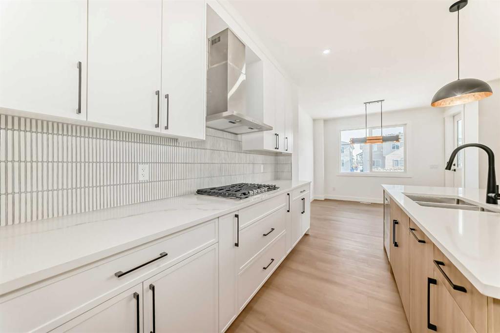 Picture of 28 Saddlecrest Manor NE, Calgary Real Estate Listing