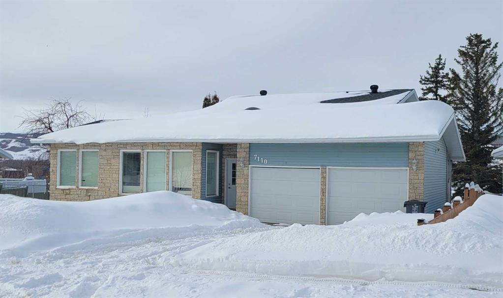 Picture of 7110 99A Street , Peace River Real Estate Listing
