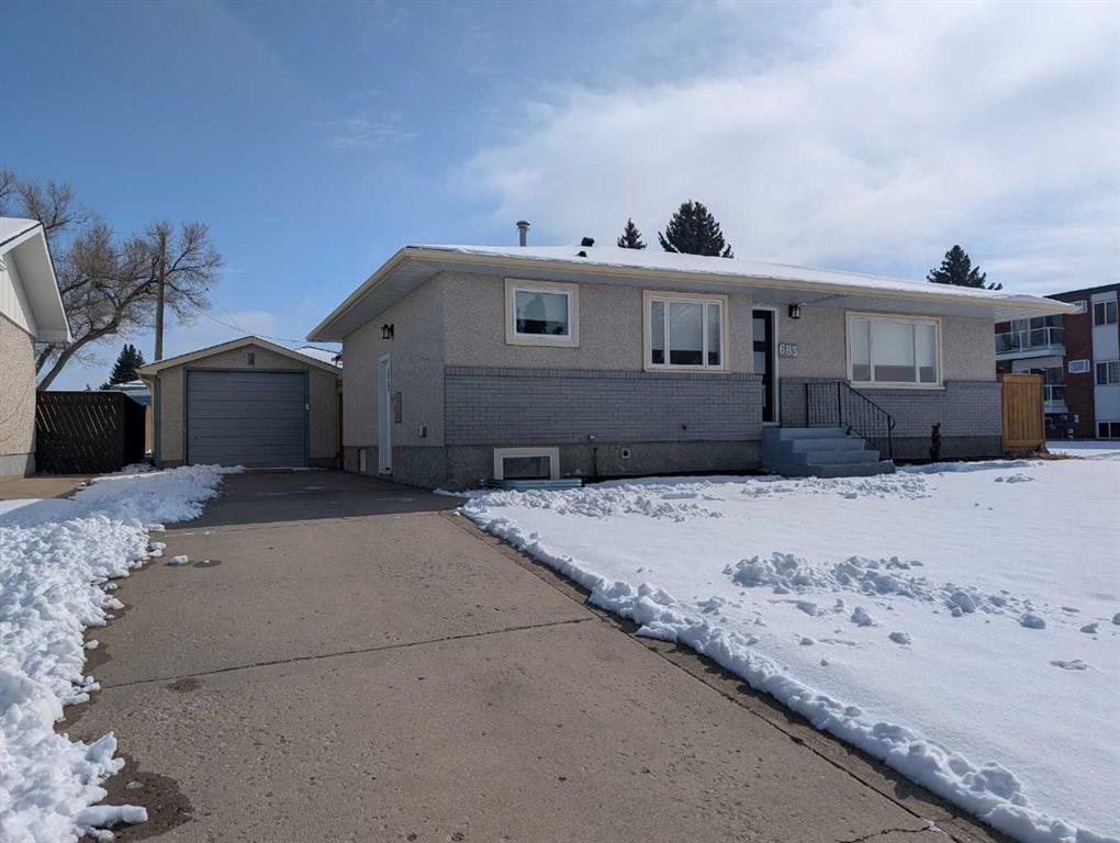 Picture of 683 Lokier Avenue NW, Medicine Hat Real Estate Listing
