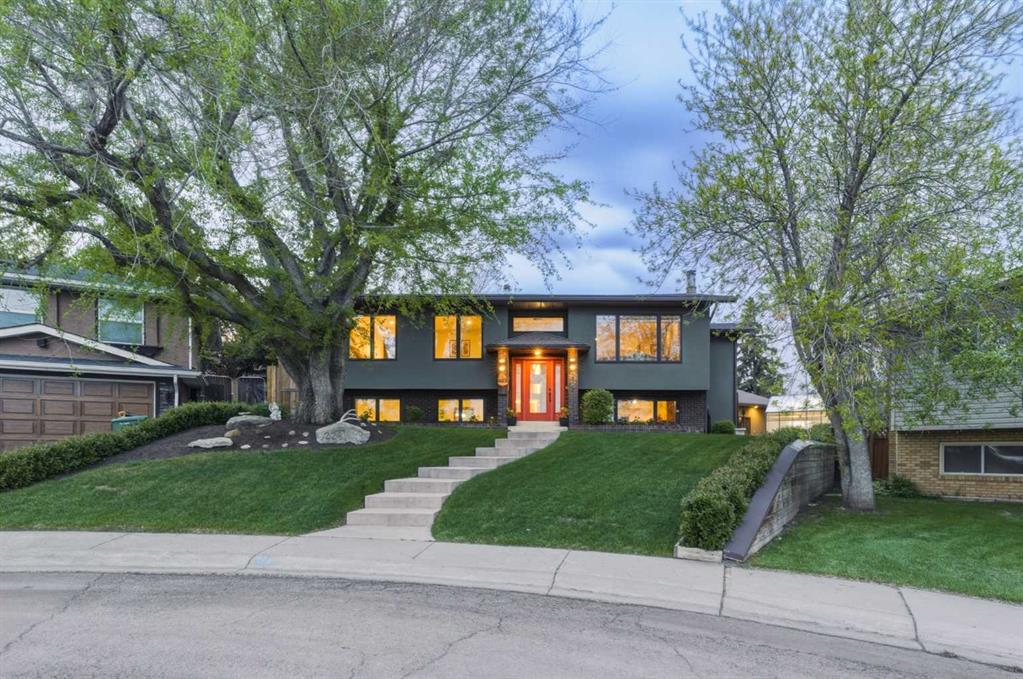 Picture of 228 Cantrell Place SW, Calgary Real Estate Listing