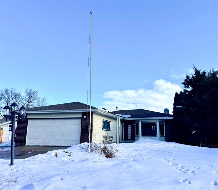 Picture of 1621 4 Avenue , Wainwright Real Estate Listing