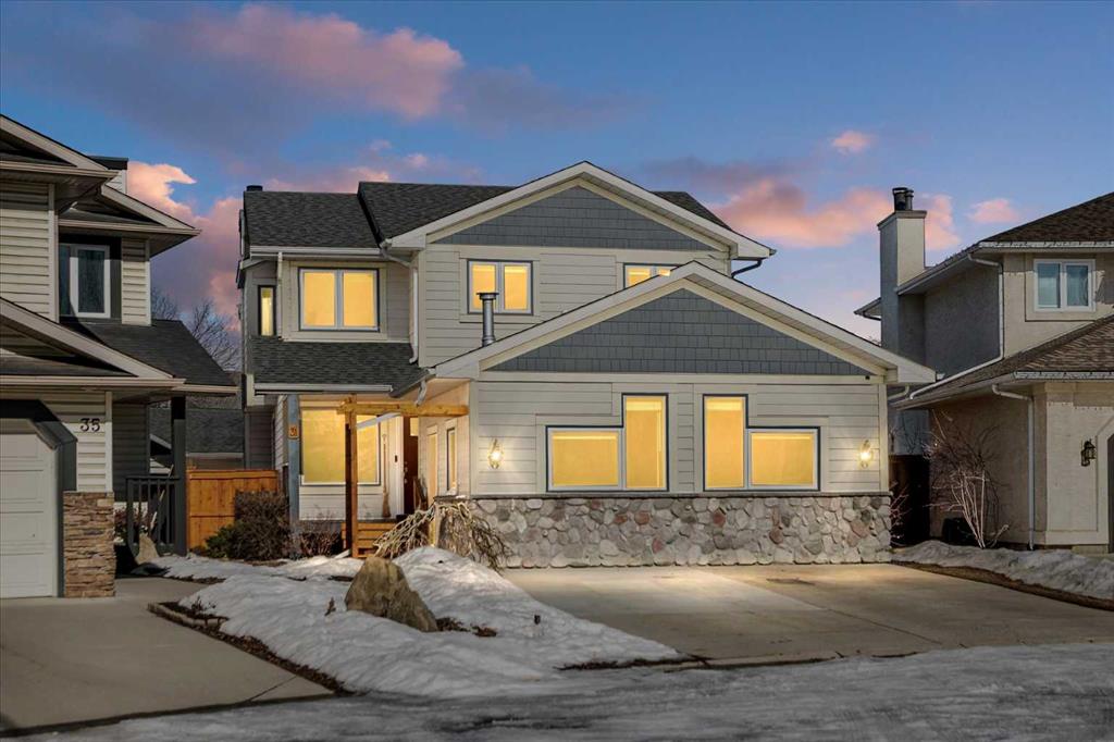 Picture of 31 River Rock Manor SE, Calgary Real Estate Listing