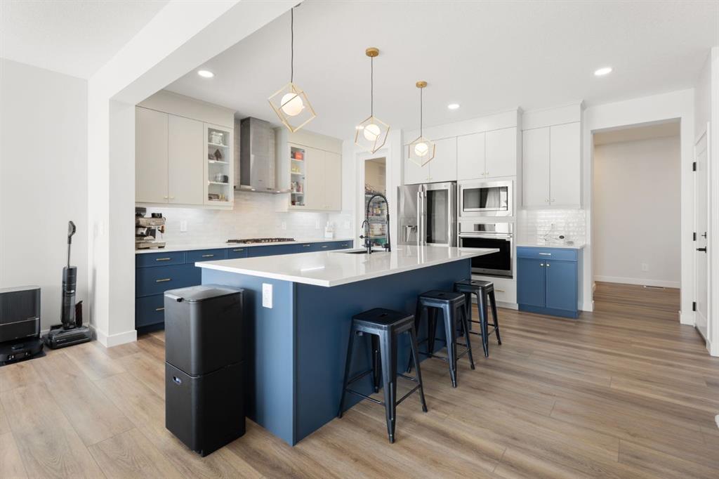 Picture of 67 Royston Heath NW, Calgary Real Estate Listing