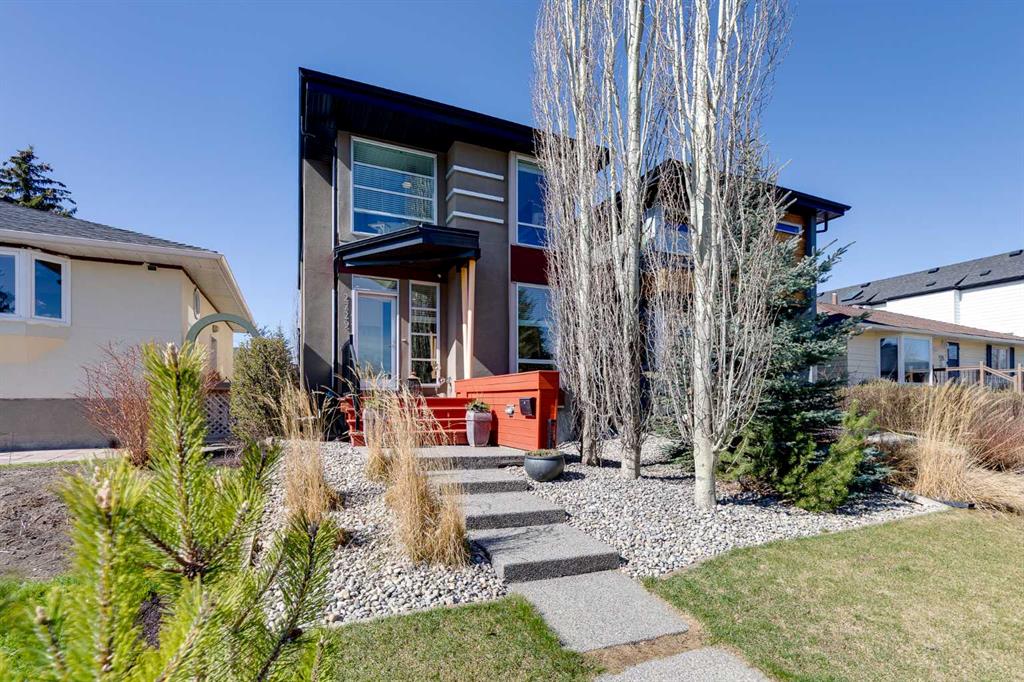 Picture of 2729 Cochrane Road NW, Calgary Real Estate Listing