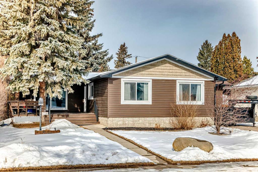 Picture of 5122 44 Street , Olds Real Estate Listing
