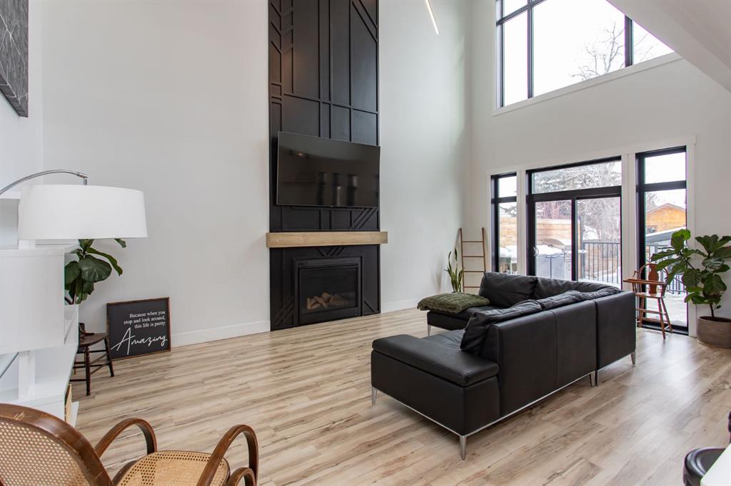 Picture of 5007 35 Street , Sylvan Lake Real Estate Listing