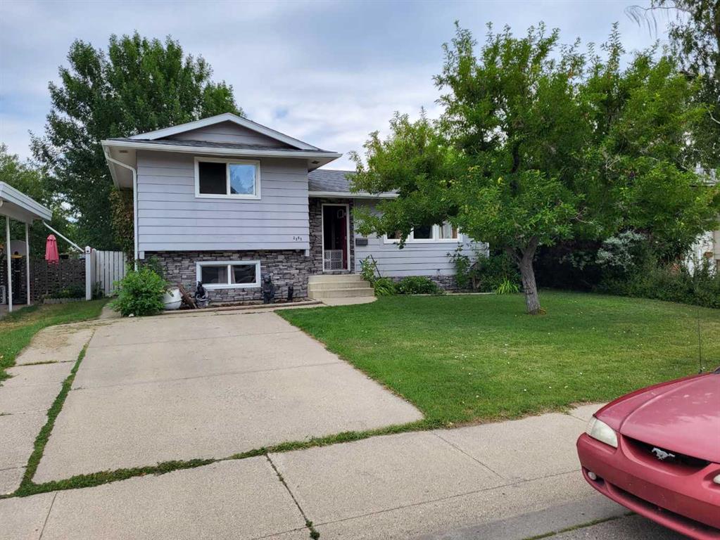 Picture of 2161 Palm Road S, Lethbridge Real Estate Listing