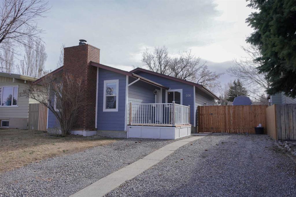 Picture of 206 McGill Boulevard W, Lethbridge Real Estate Listing