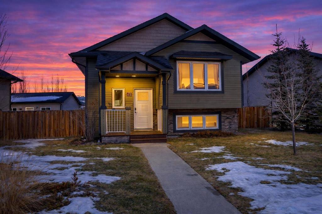 Picture of 48 Hawthorn Way NE, Olds Real Estate Listing