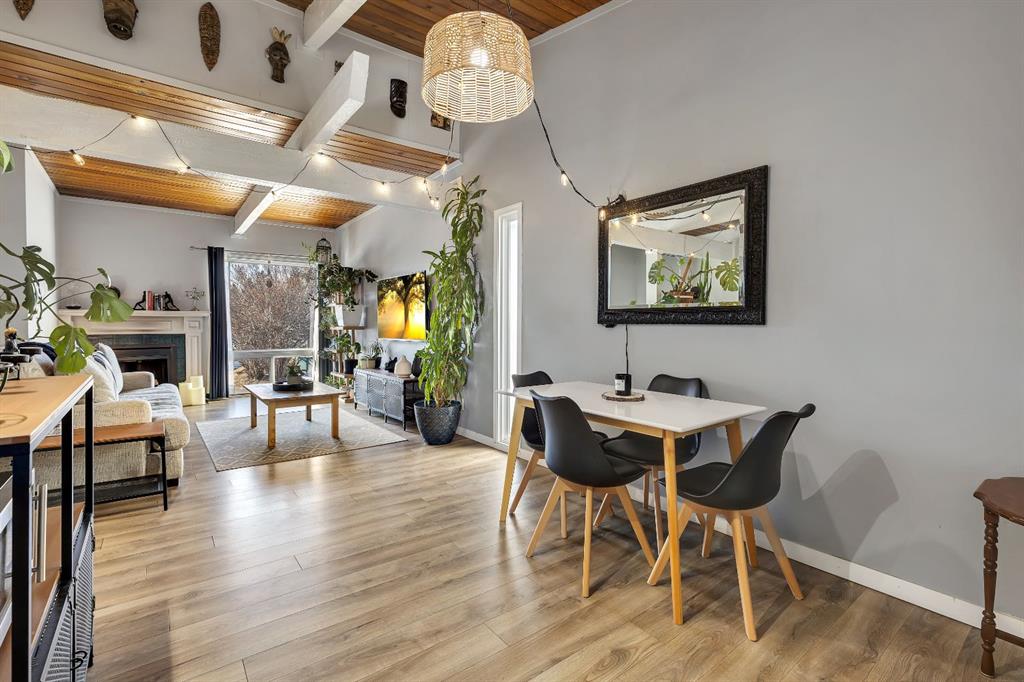 Picture of 426 Pinemont Gate NE, Calgary Real Estate Listing