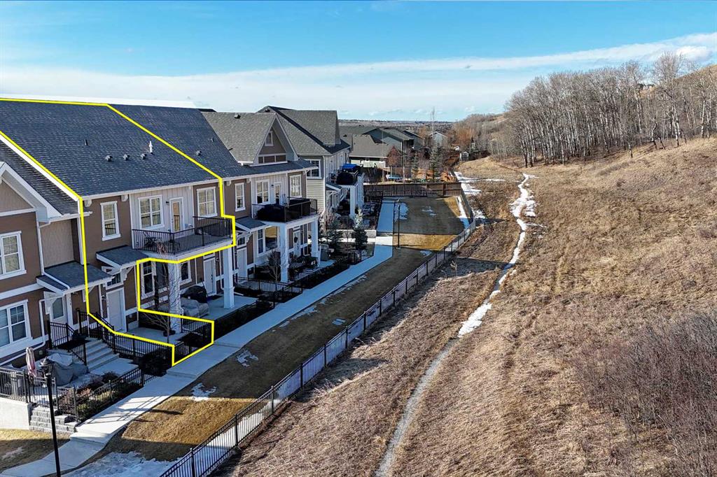 Picture of 718 Cranbrook Walk SE, Calgary Real Estate Listing