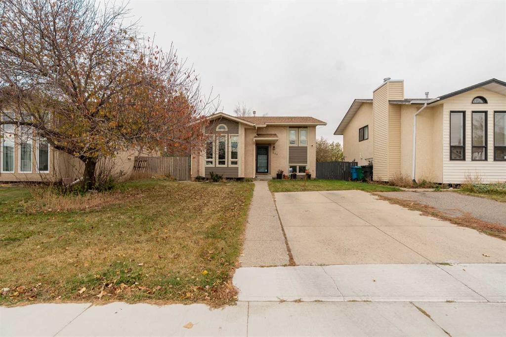 Picture of 224 Mt Crandell Crescent W, Lethbridge Real Estate Listing