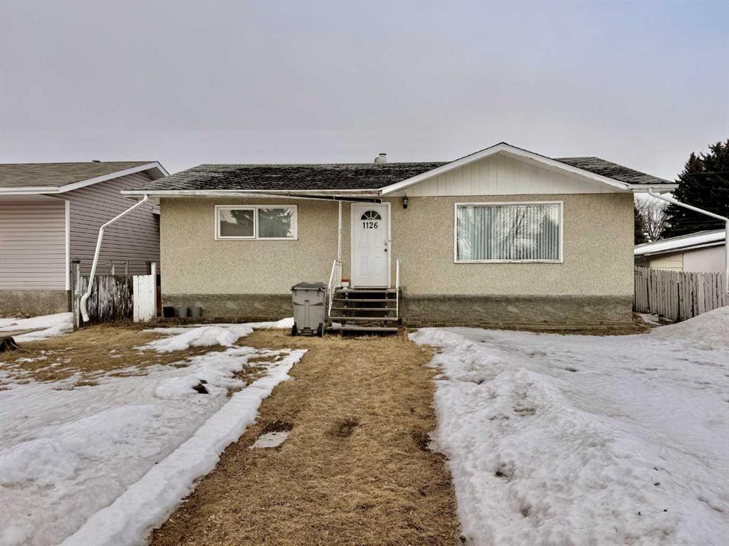 Picture of 1126 6 Avenue , Wainwright Real Estate Listing