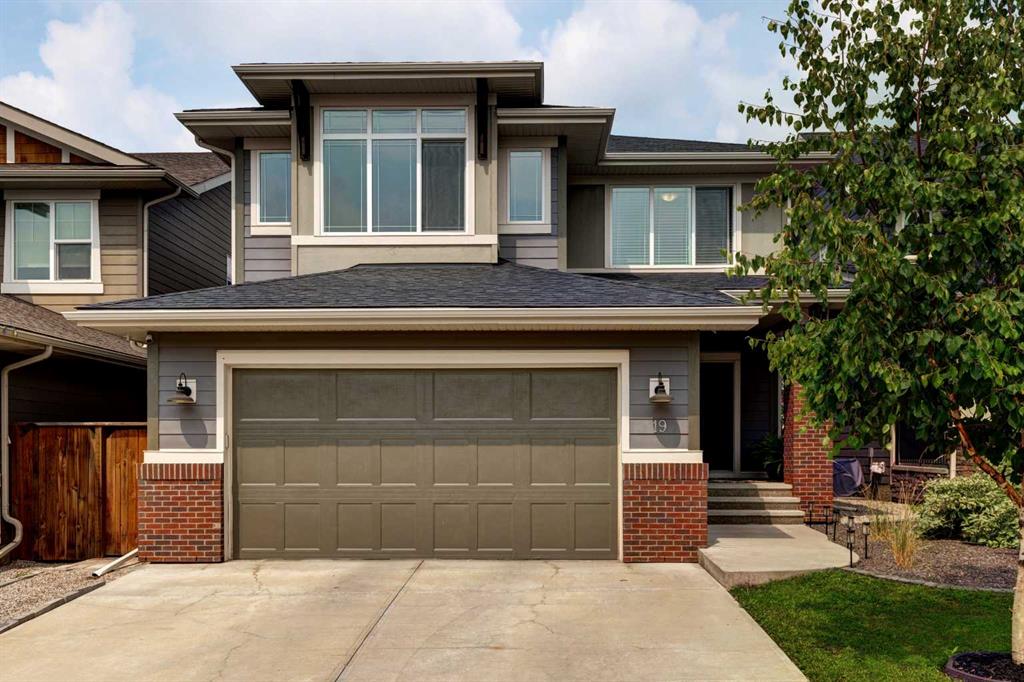 Picture of 19 Cranbrook Crescent SE, Calgary Real Estate Listing
