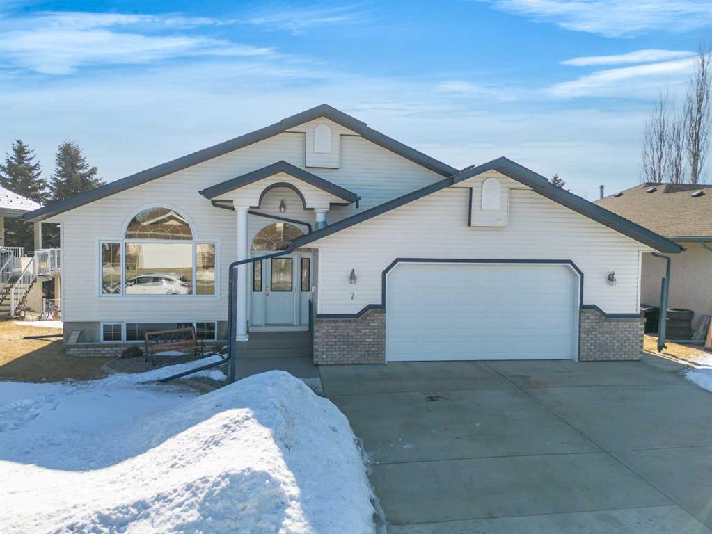 Picture of 7 Regent Close , Lacombe Real Estate Listing