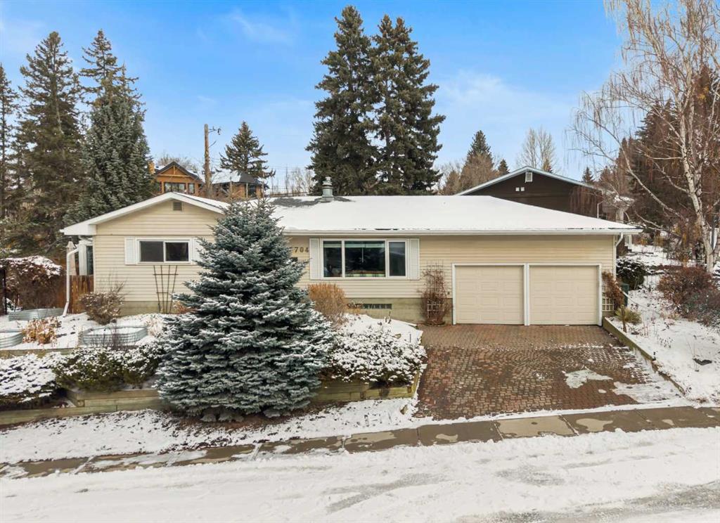 Picture of 2704 48 Avenue NW, Calgary Real Estate Listing