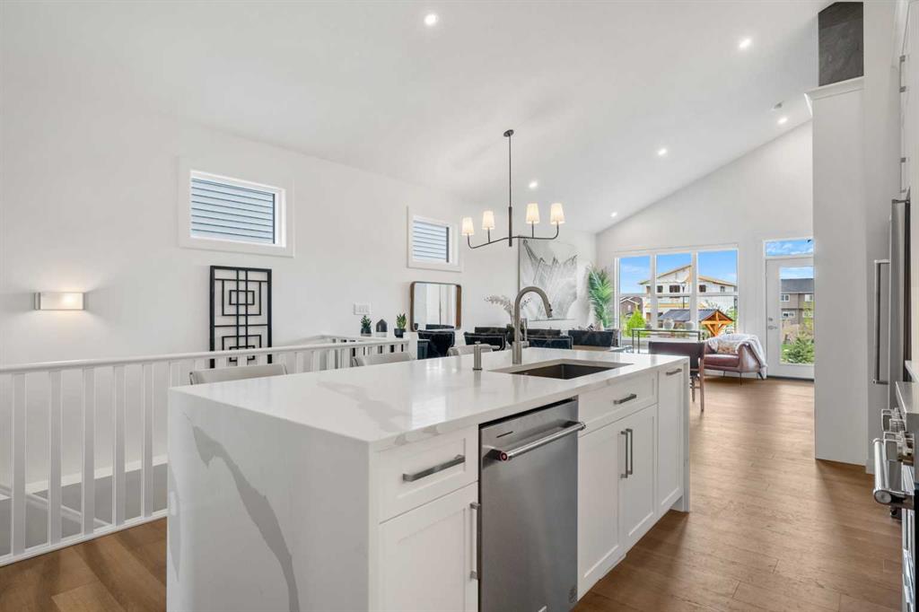 Picture of 218 Mitchell Heath NW, Calgary Real Estate Listing