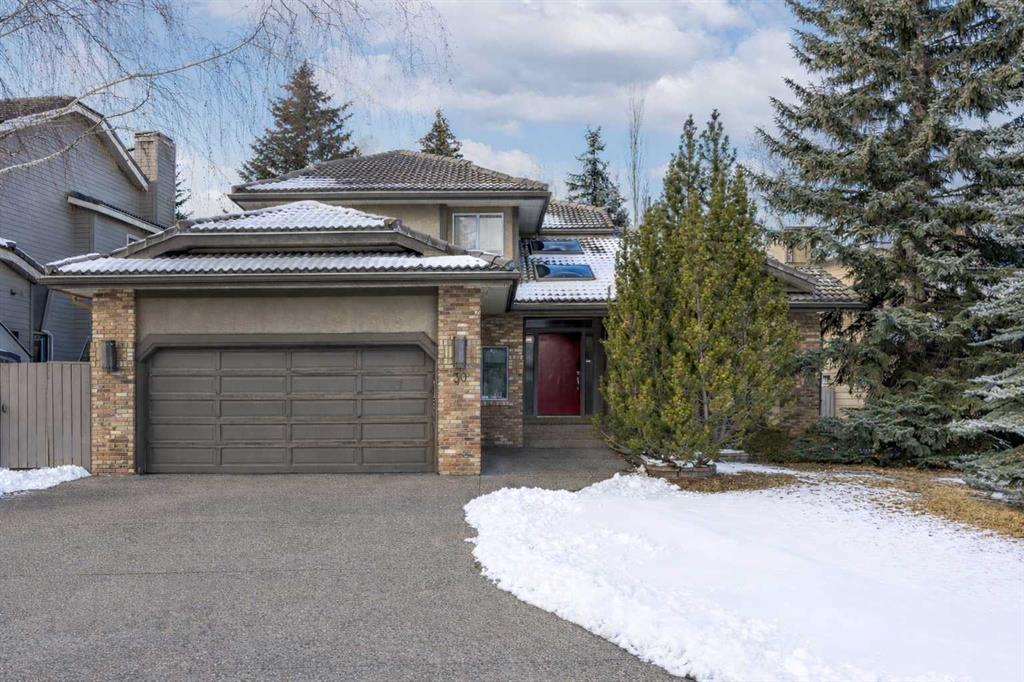 Picture of 30 Oakmount Court SW, Calgary Real Estate Listing