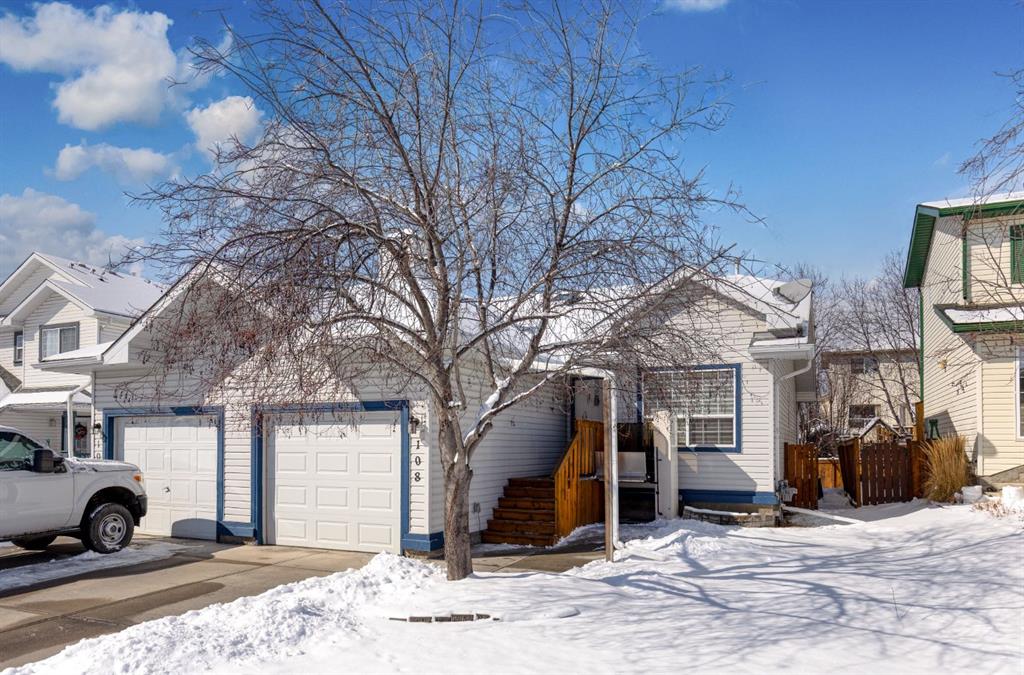 Picture of 108 Quigley Close , Cochrane Real Estate Listing