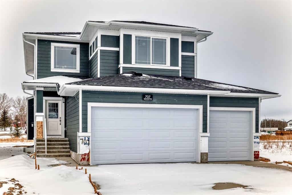 Picture of 707 Mandalay Avenue , Carstairs Real Estate Listing