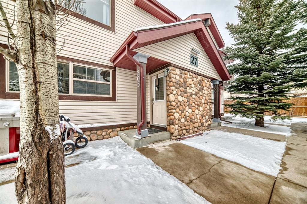 Picture of 205, 27 Everridge Square SW, Calgary Real Estate Listing