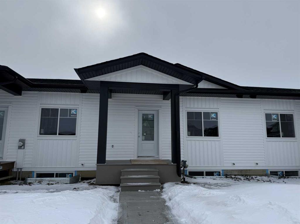 Picture of 7 Gray Close , Sylvan Lake Real Estate Listing