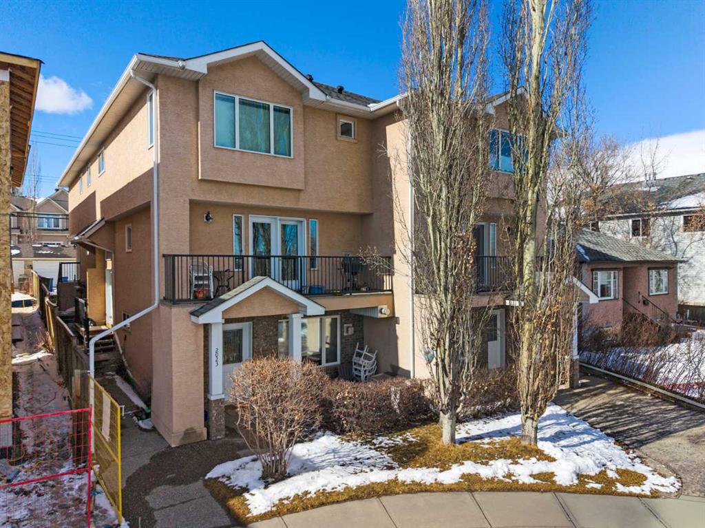 Picture of 2, 2023 24 Street SW, Calgary Real Estate Listing