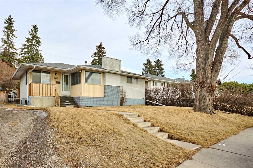 Picture of 28 CORNELL Place NW, Calgary Real Estate Listing