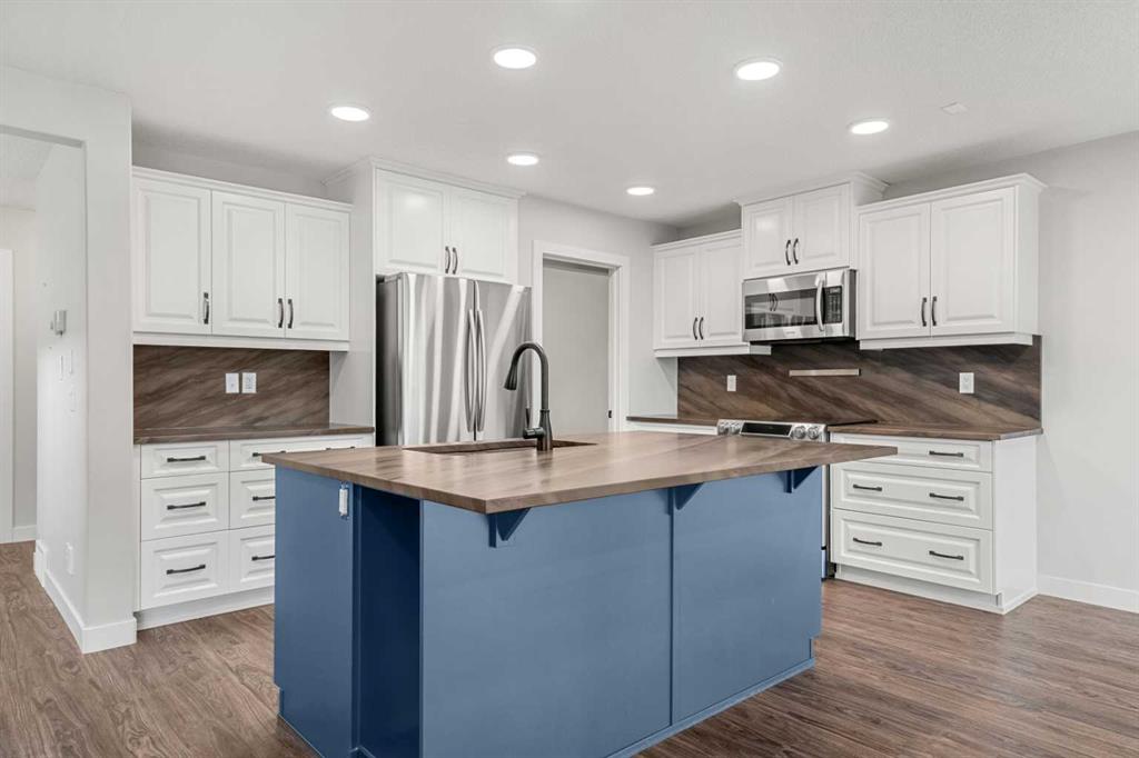 Picture of 175 Kincora Crescent NW, Calgary Real Estate Listing