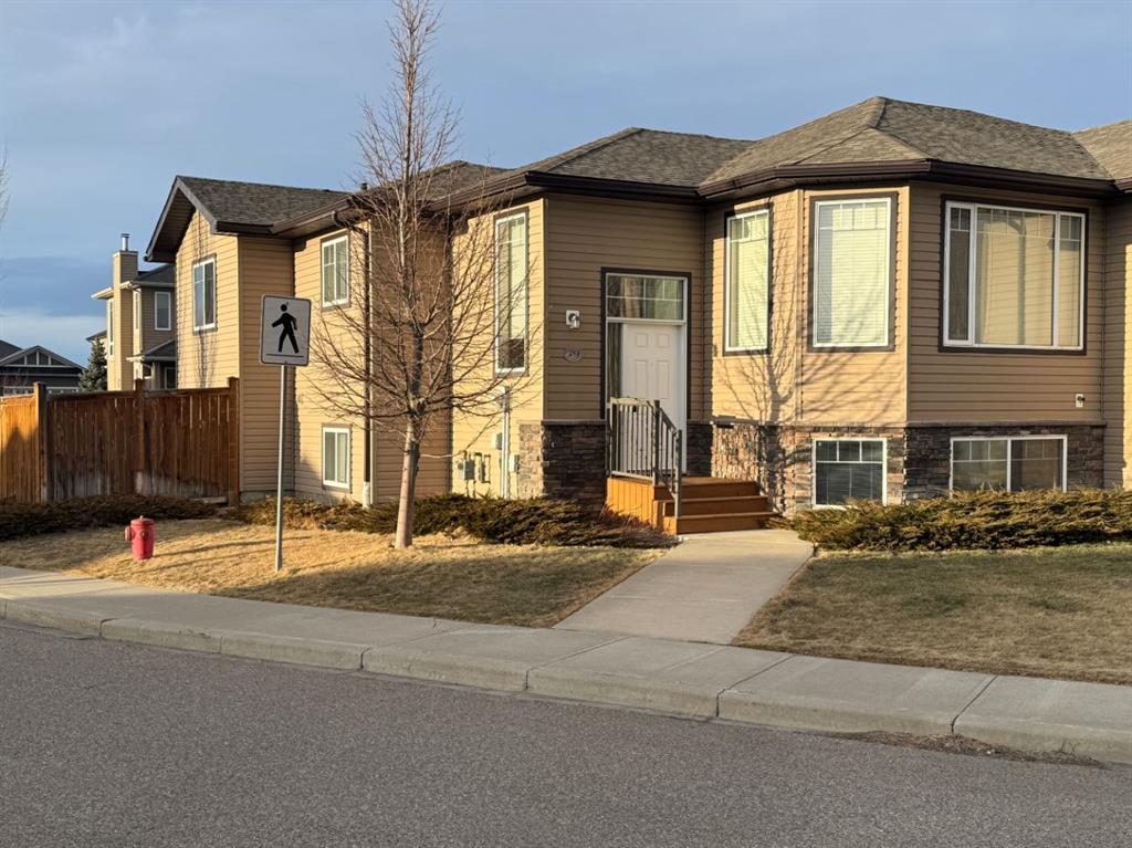 Picture of 79 SUNRIDGE Boulevard W, Lethbridge Real Estate Listing