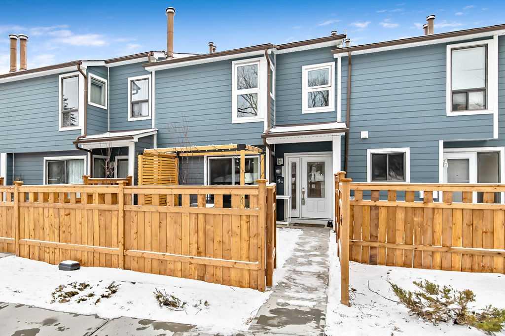 Picture of 4, 207 Grier Terrace NE, Calgary Real Estate Listing