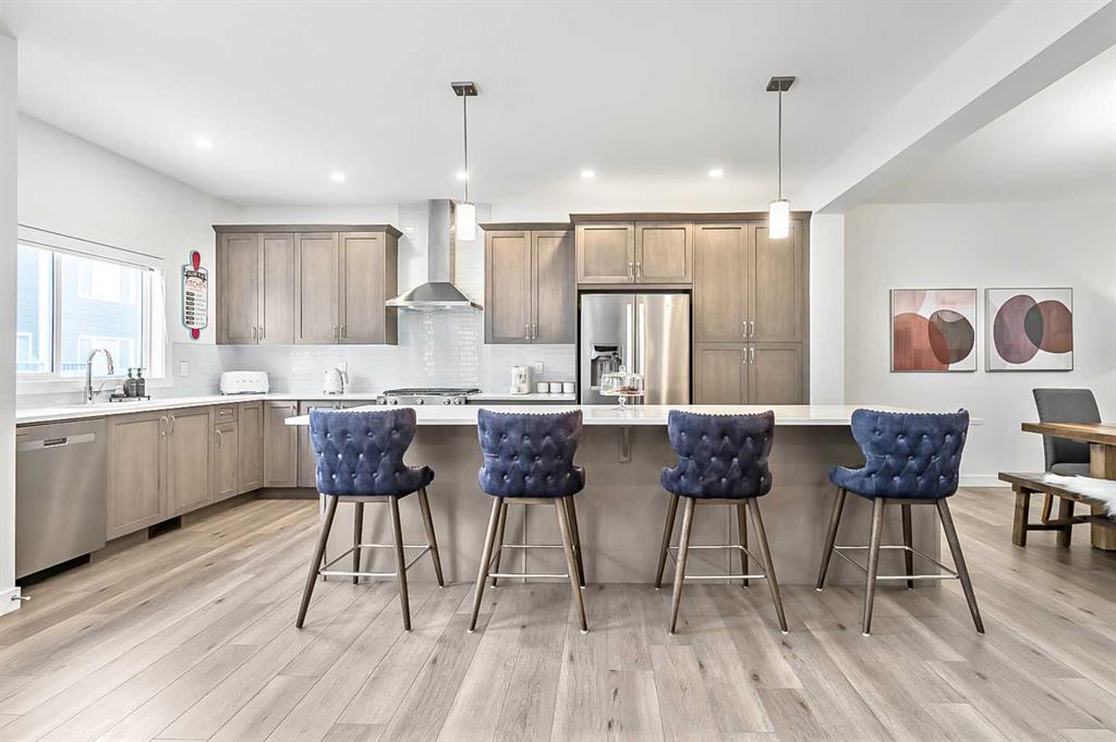 Picture of 882 Bluerock Way SW, Calgary Real Estate Listing