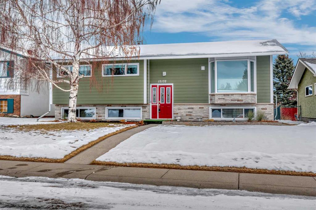 Picture of 12132 Lake Waterton Crescent SE, Calgary Real Estate Listing