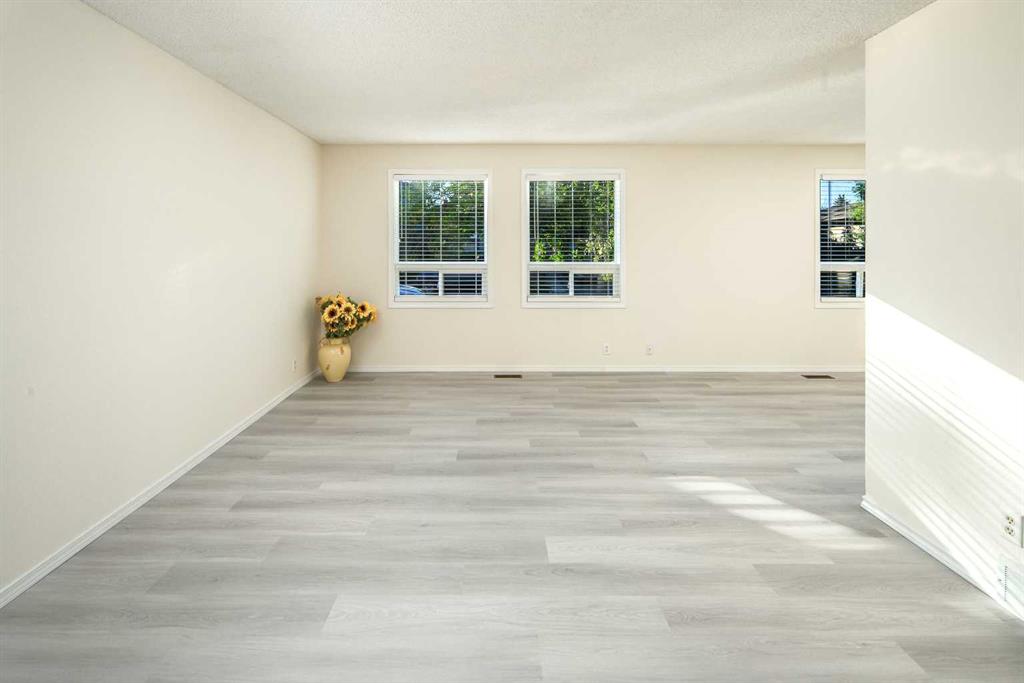 Picture of 20 Bernard Way NW, Calgary Real Estate Listing