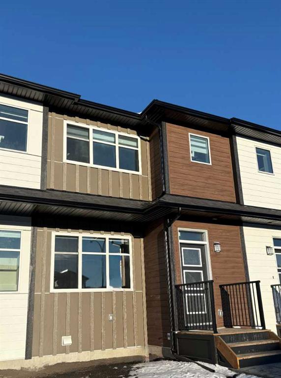 Picture of 790 Wolf Willow Boulevard SE, Calgary Real Estate Listing