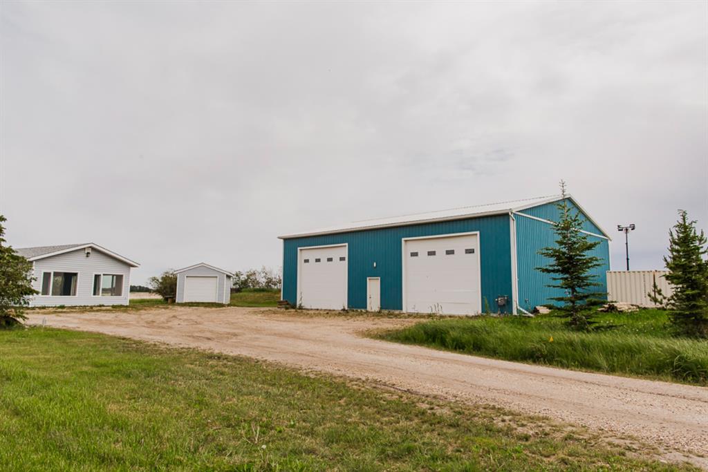Picture of 712083 Range Road 65 Road , Rural Grande Prairie No. 1, County of Real Estate Listing