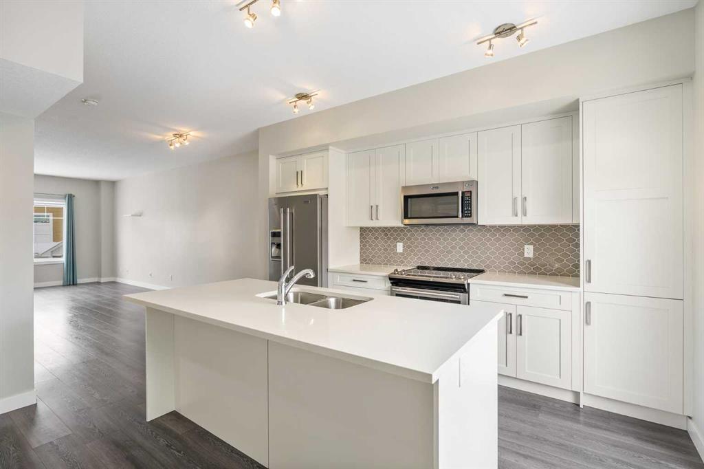 Picture of 524 Canals Crossing SW, Airdrie Real Estate Listing