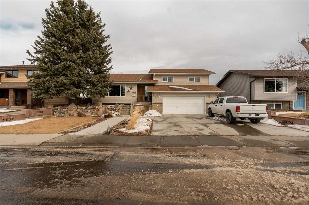 Picture of 5701 46 Street , Taber Real Estate Listing