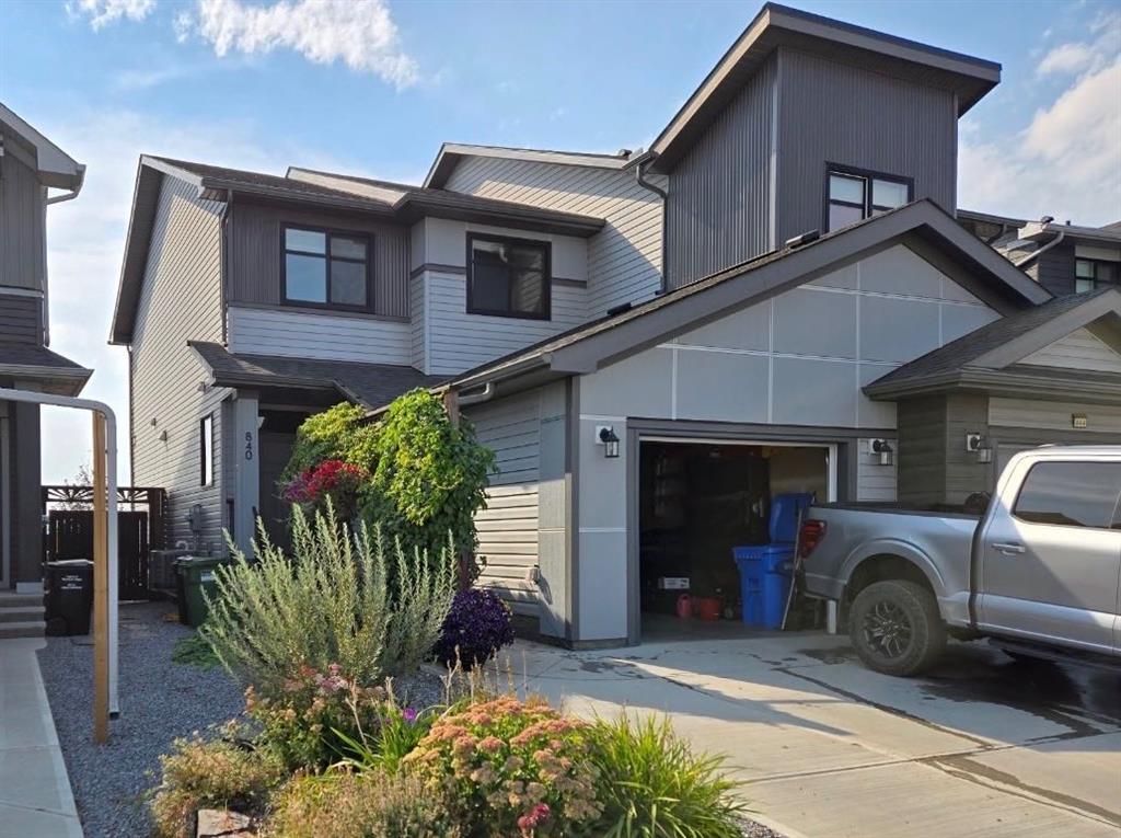 Picture of 840 Seton Circle SE, Calgary Real Estate Listing