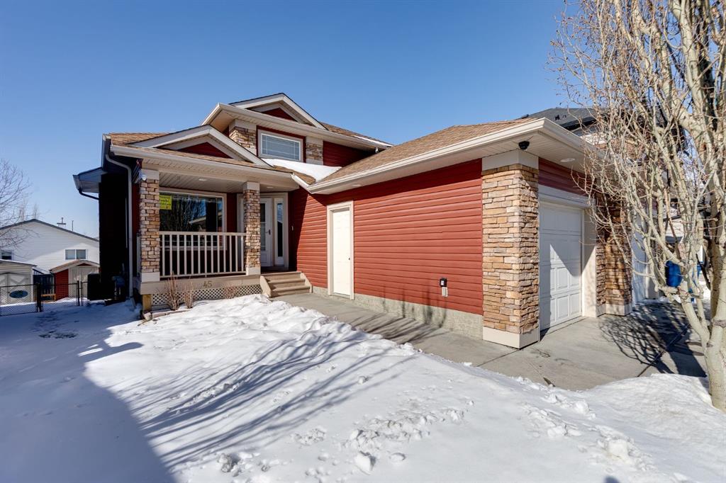 Picture of 45 Thornfield Close SE, Airdrie Real Estate Listing
