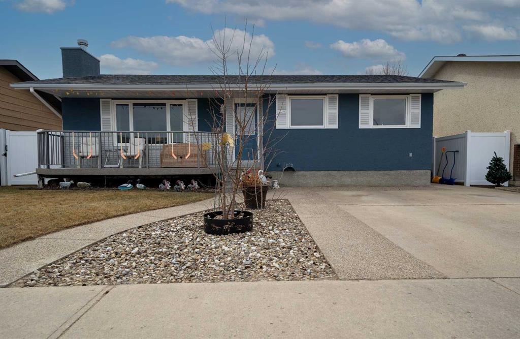 Picture of 229 Sprague Way SE, Medicine Hat Real Estate Listing