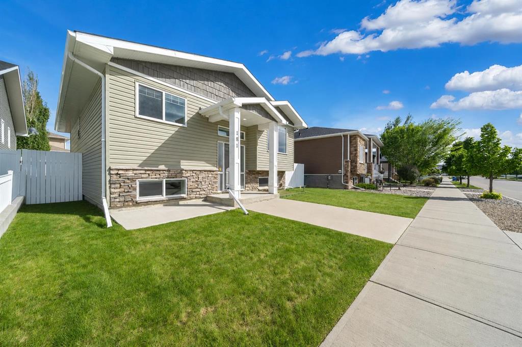 Picture of 181 Somerside Road SE, Medicine Hat Real Estate Listing
