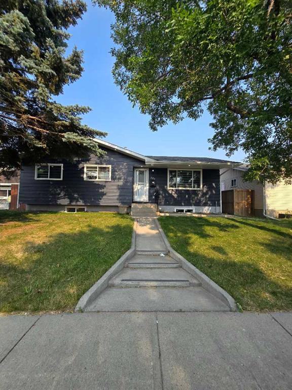 Picture of 327 Rundleview Drive NE, Calgary Real Estate Listing