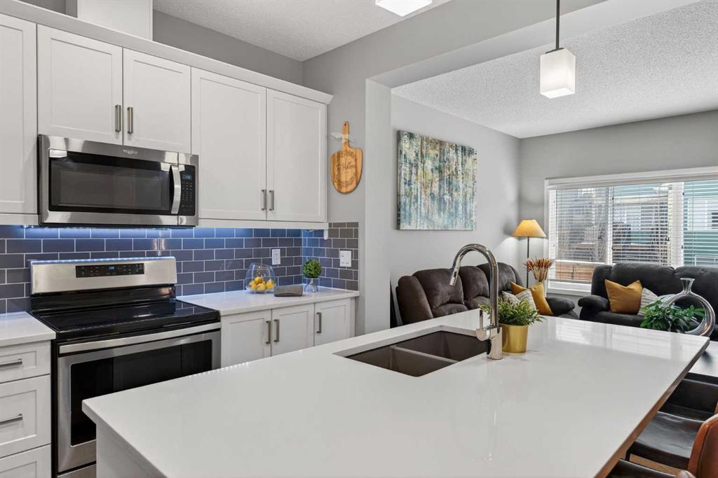 Picture of 94 Kingfisher Crescent SE, Airdrie Real Estate Listing