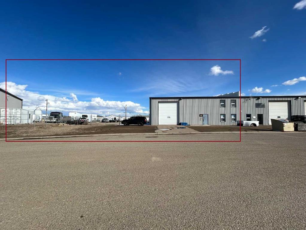 Picture of 28 Pembina Drive NE, Redcliff Real Estate Listing