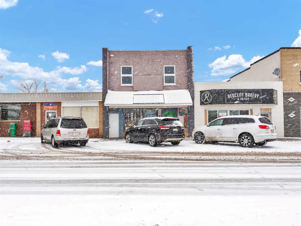 Picture of 10 3 Street SE, Redcliff Real Estate Listing