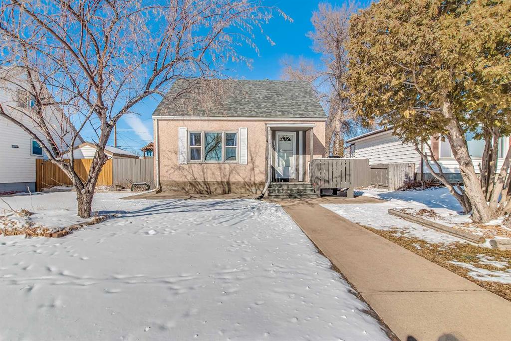 Picture of 120 11 Street SW, Medicine Hat Real Estate Listing